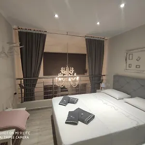 https://kamares-suites.hotelschalkidiki.net